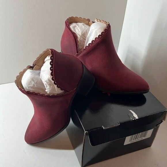 Journee Collection Tessa Bootie Wine size 6.5 M - Picture 1 of 5